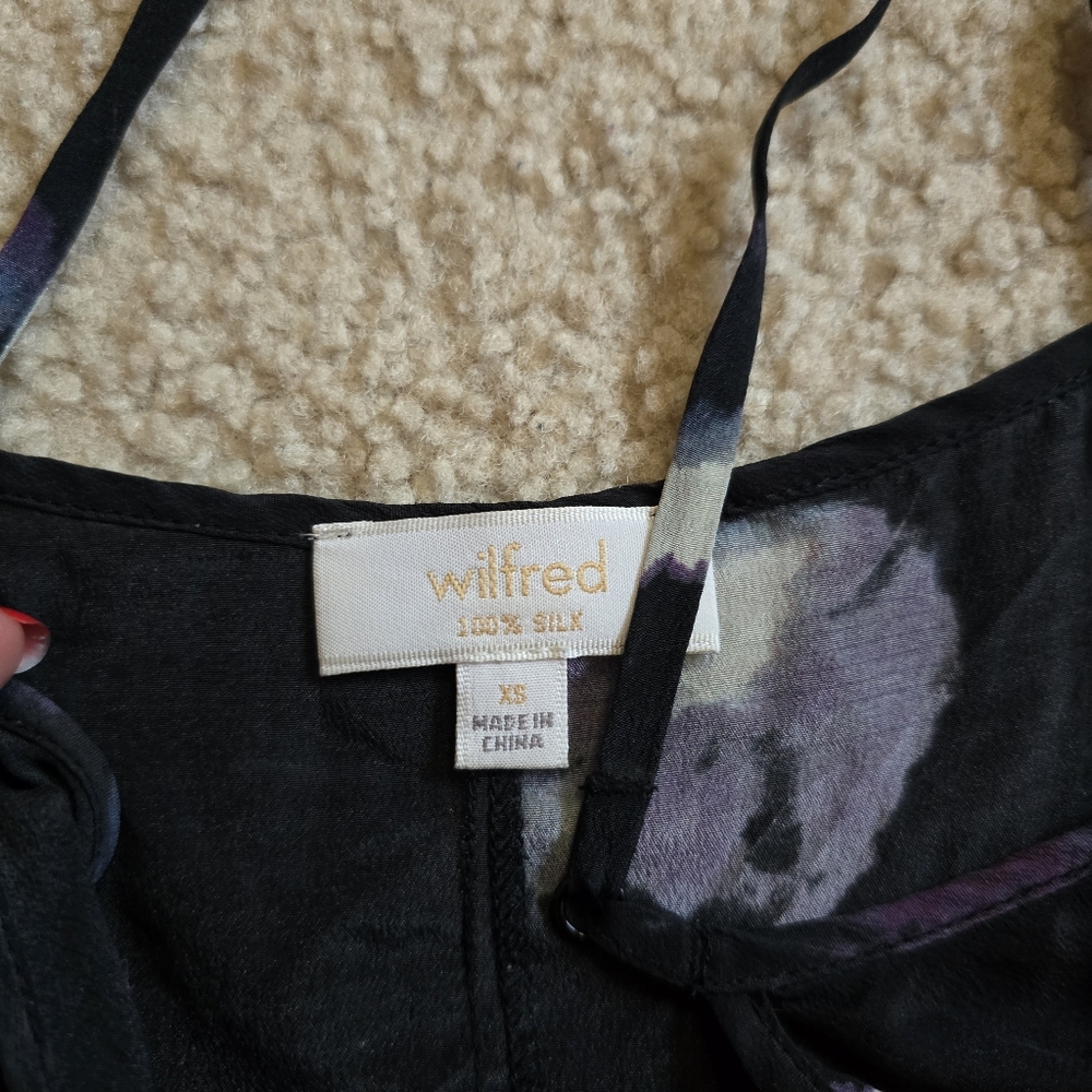 🌈 Wilfred Aritzia 100% Silk Adjustable Straps Cami Tank Top - Picture 3 of 5